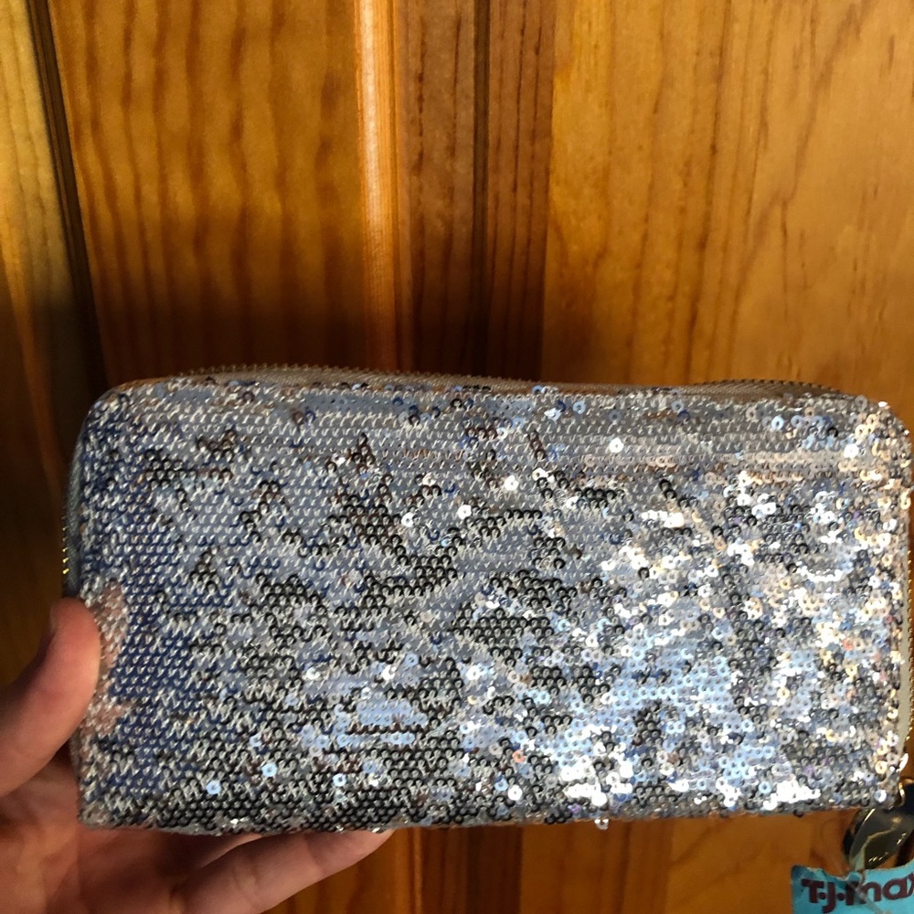 Sparkly wallet, Deux Lux Silver sequined